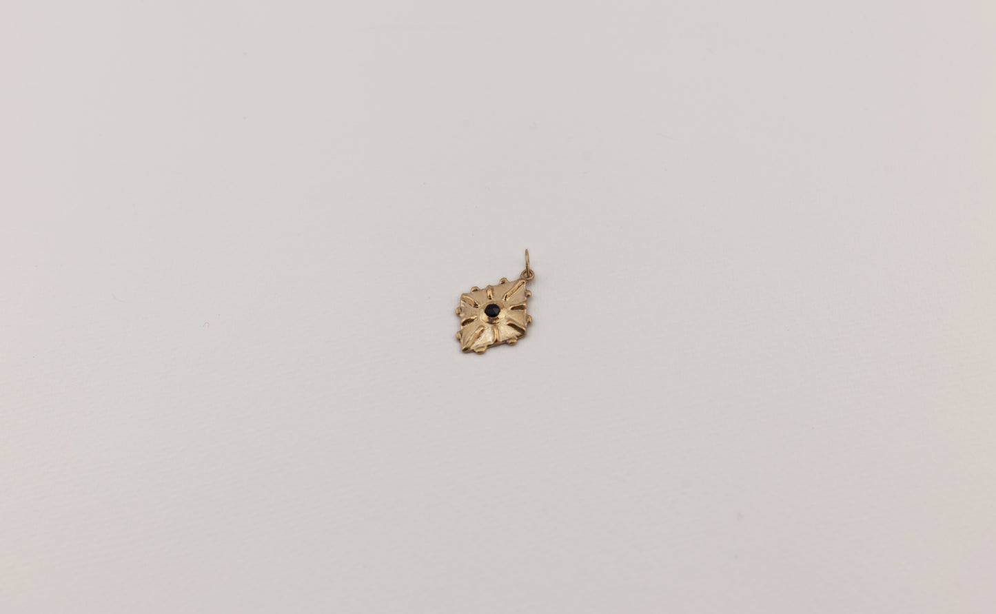 The Drya Pendant