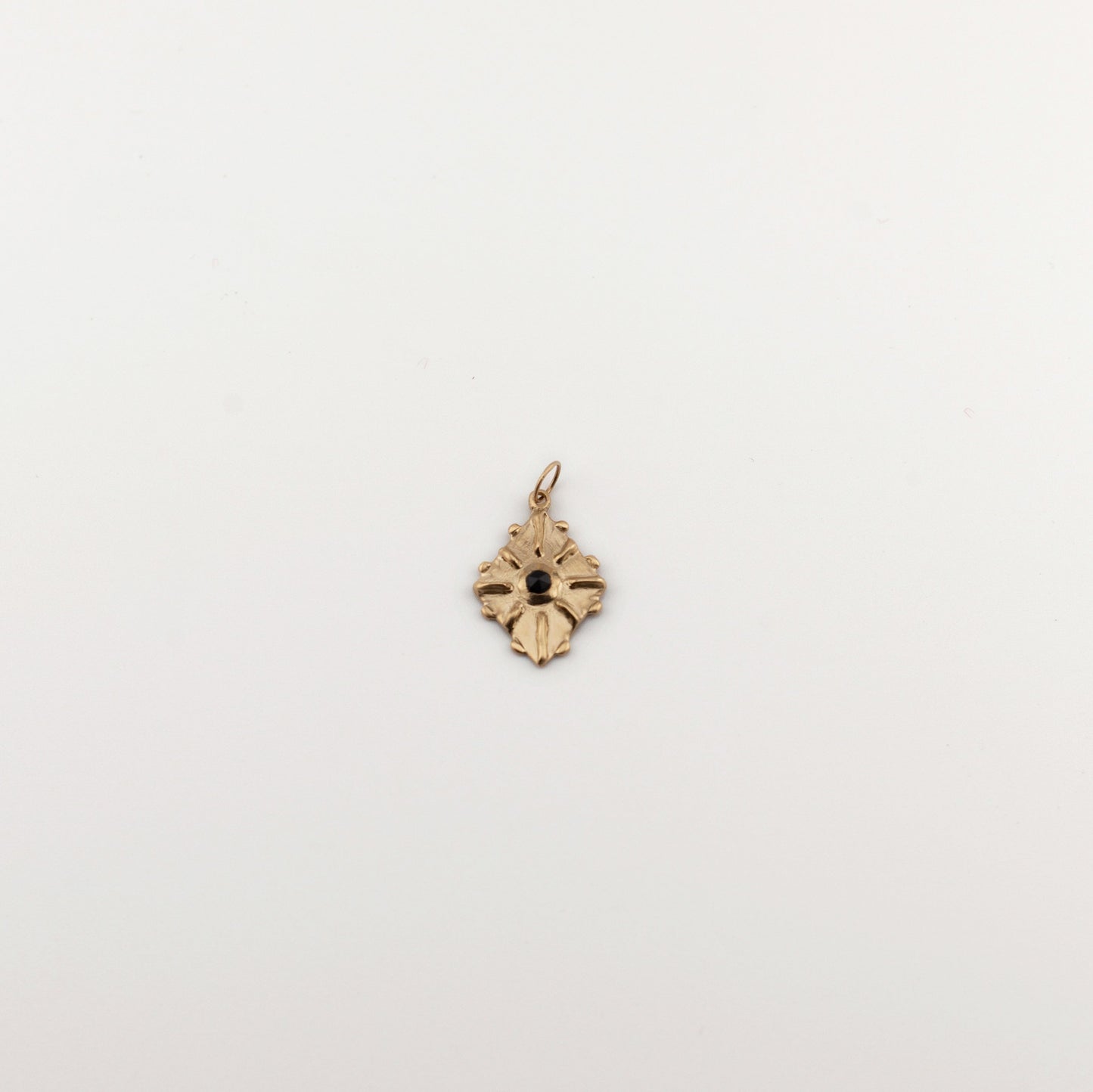 The Drya Pendant