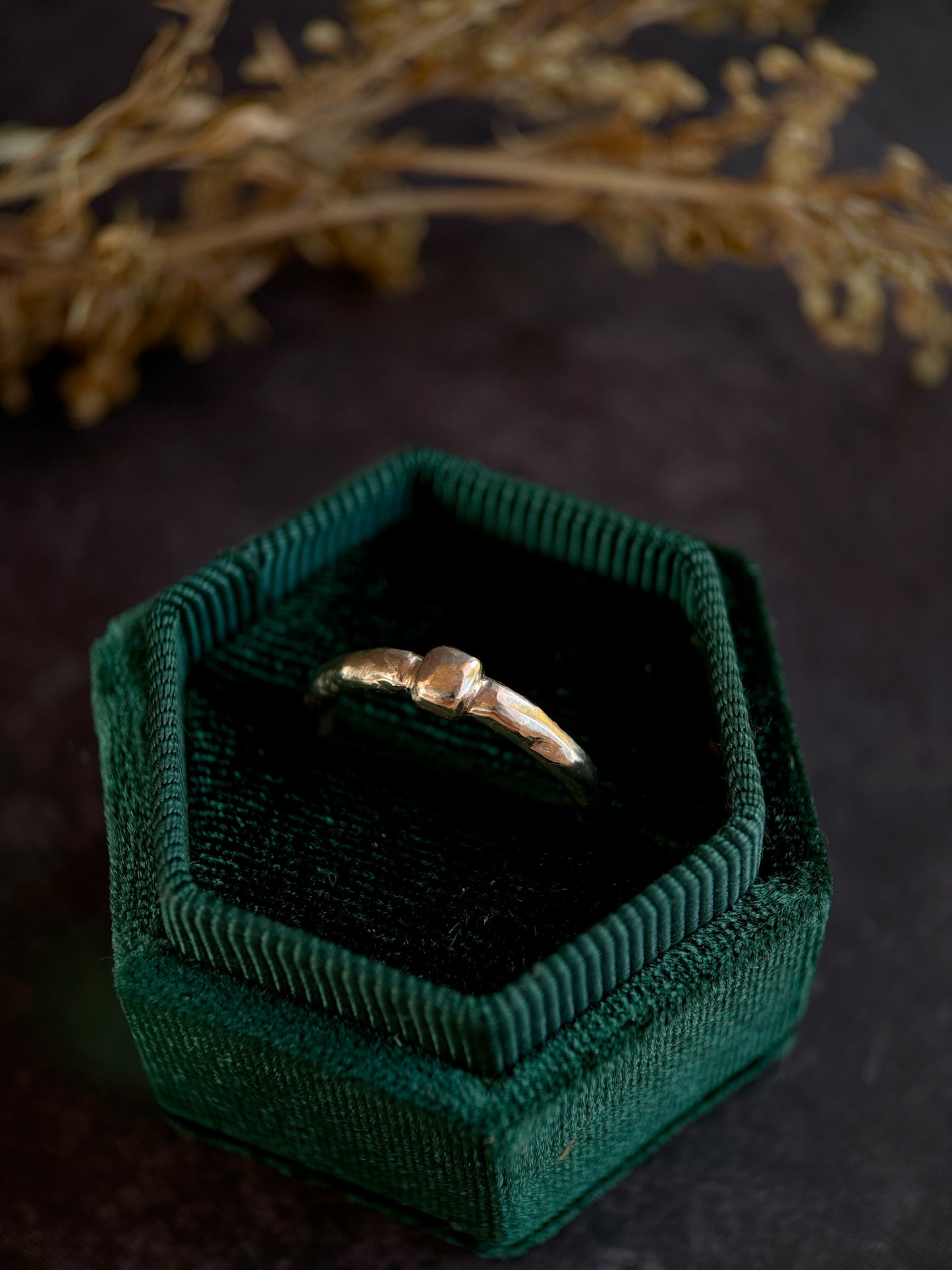 solid gold ancient looking ring size 6.75