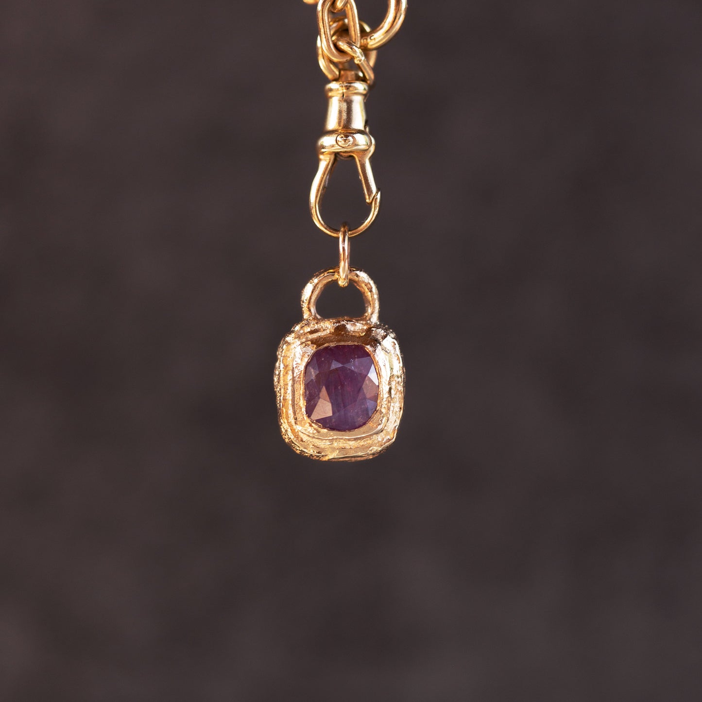 Rhea Amulet